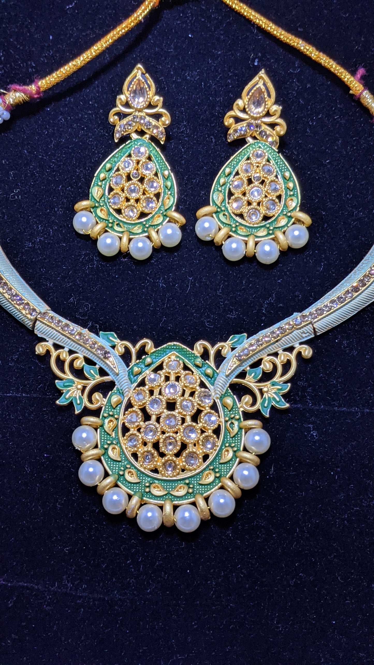 Kundan Jewelery Sets