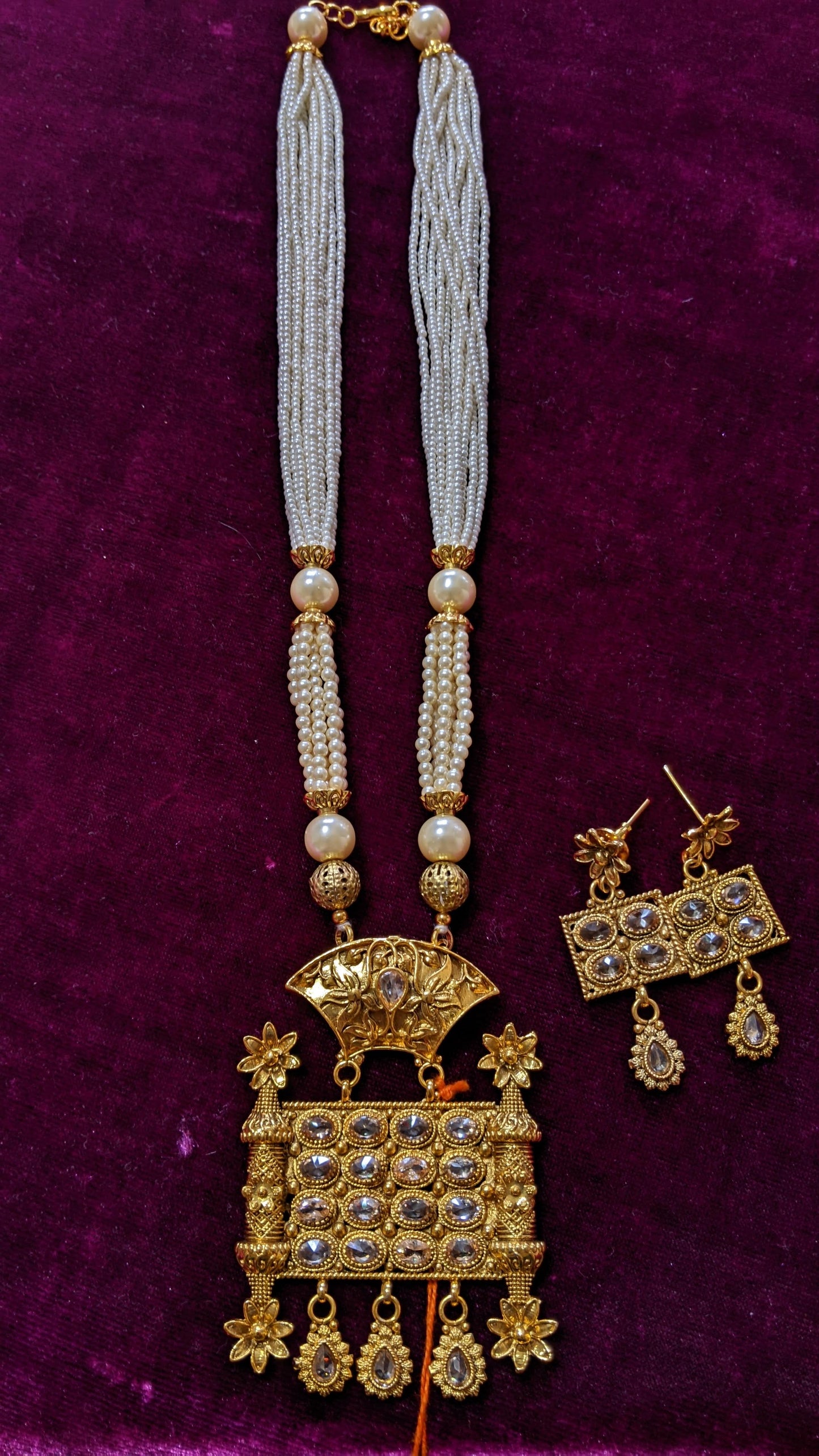 Kundan Jewelery Sets