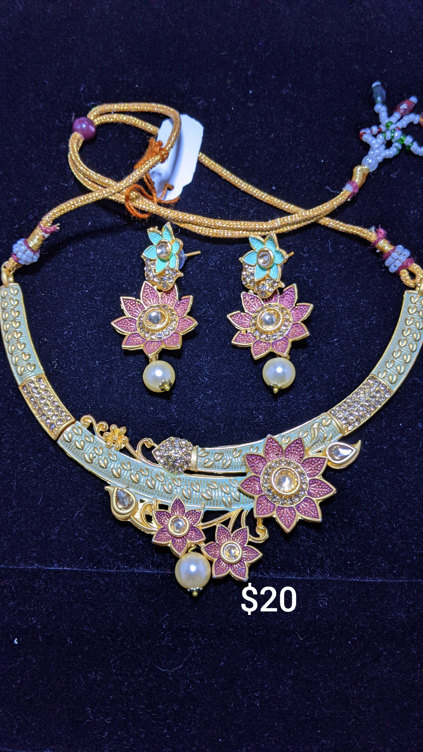 Kundan Jewelery Sets